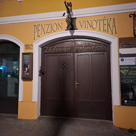 Penzion A Vinoteka Hrozen Kromeriz Ngoại thất bức ảnh