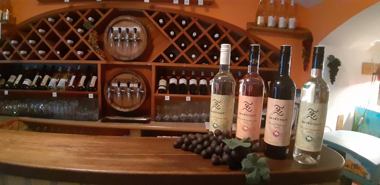 Penzion A Vinoteka Hrozen Kromeriz Ngoại thất bức ảnh